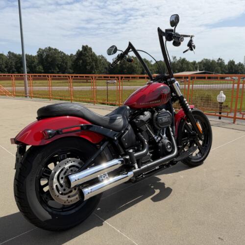 2023 Harley-Davidson® Street Bob® 114 Redline Red thumb 2