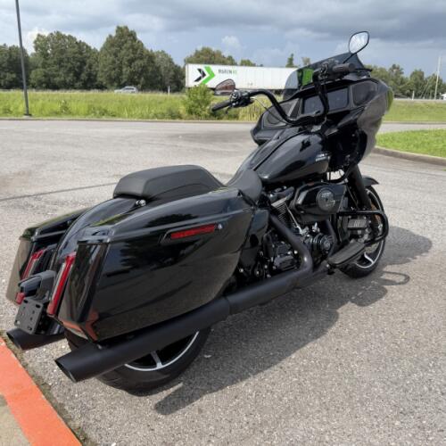2025 Harley-Davidson® Road Glide® Black thumb 2