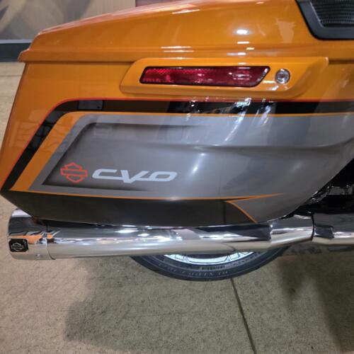 2026 Harley-Davidson® CVO Street Glide FLHXSE thumb 0