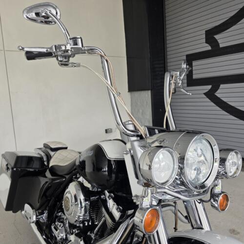 2007 Cvo Road King thumb 2