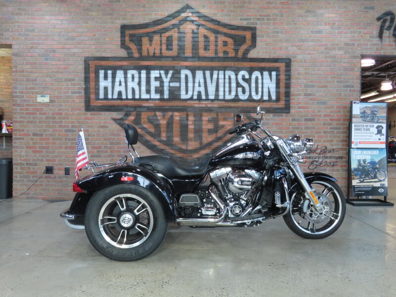 2015 Harley-Davidson® Freewheeler™ FLRT