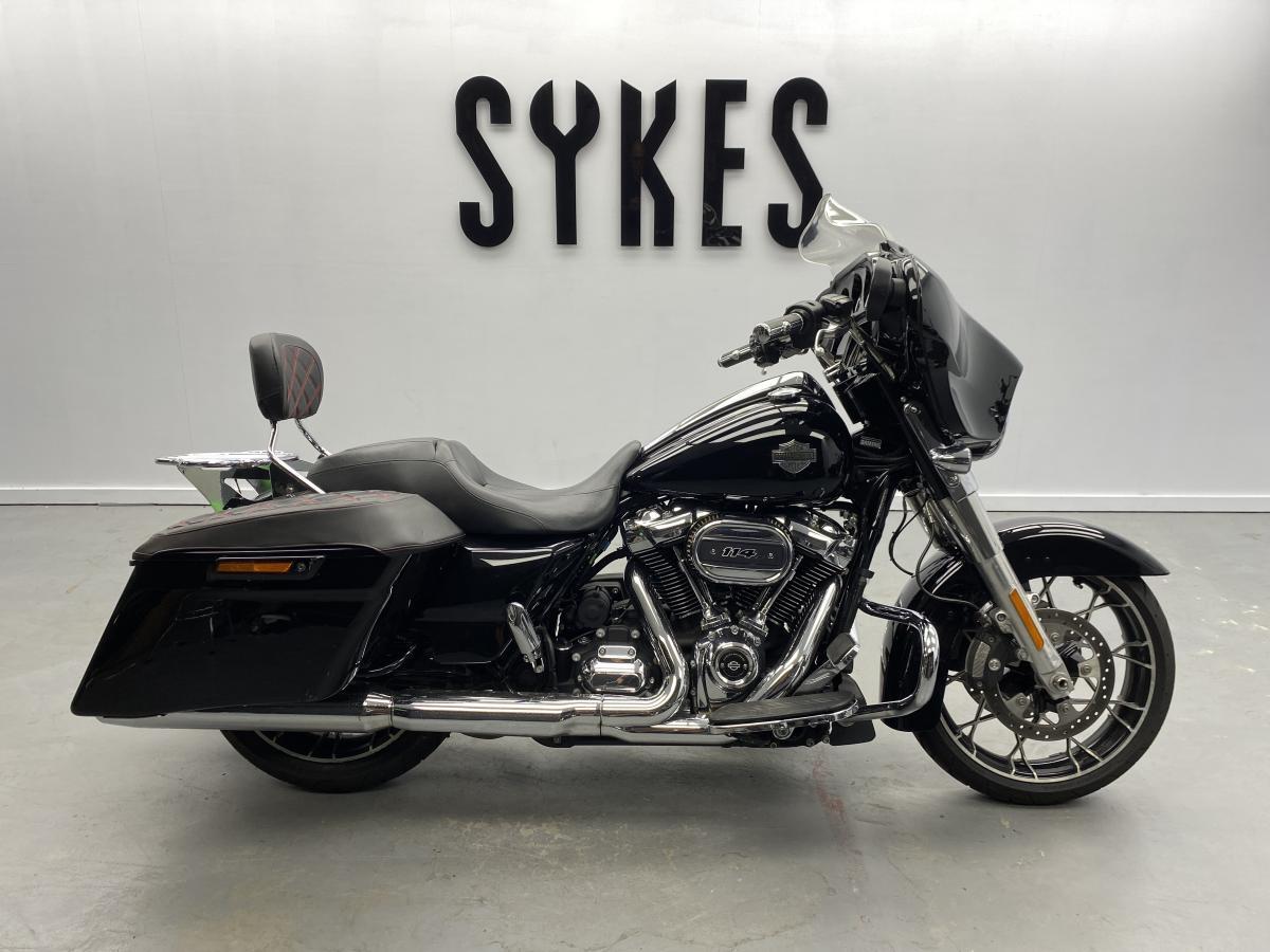 2021 Harley-Davidson FLHXS Touring Street Glide 114 in Vivid Black