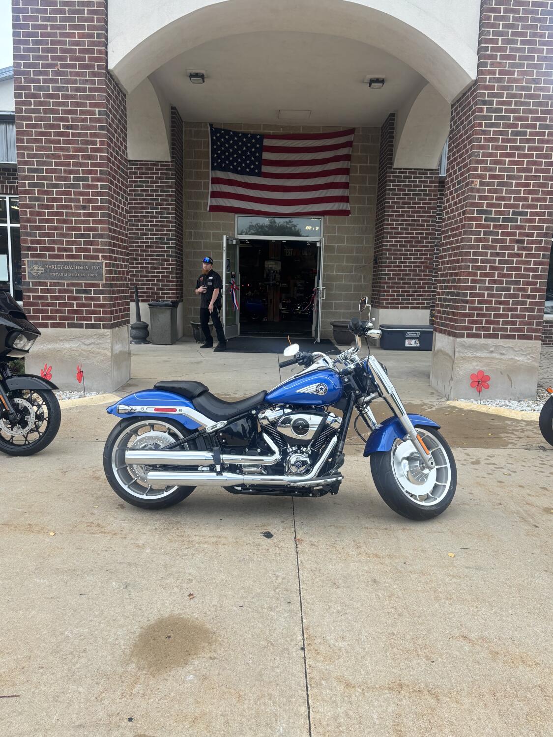 Harley-Davidson® Fat Boy® 2025 FLFB BLUE BURST W/ PINSTRIPE