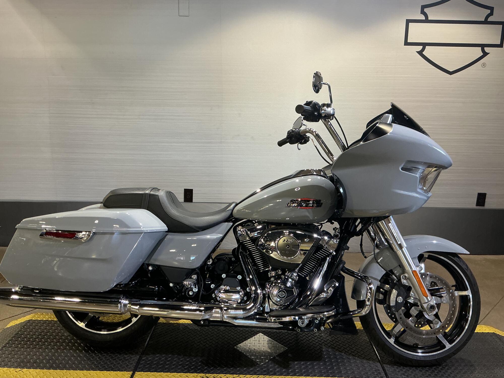 FLTRX 2025 Road Glide™
