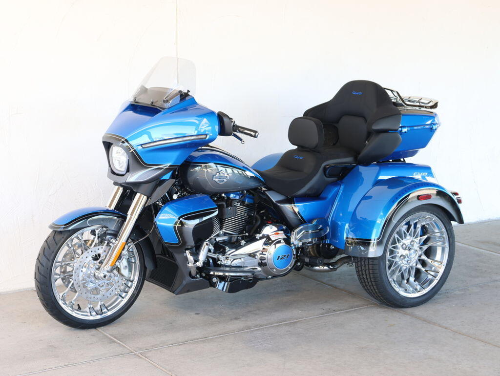 2026 Harley-Davidson® FLHLTSE CVO Street Glide 3 Limited S951559