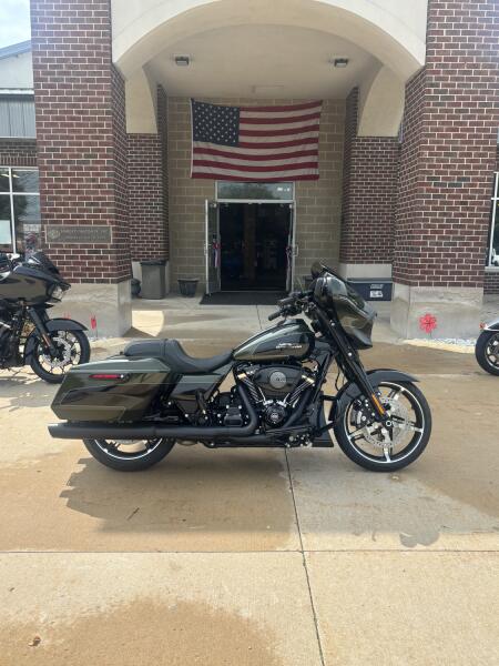 2026 Harley-Davidson® Street Glide® Olive Steel Metallic / Vivid Black Black Trim