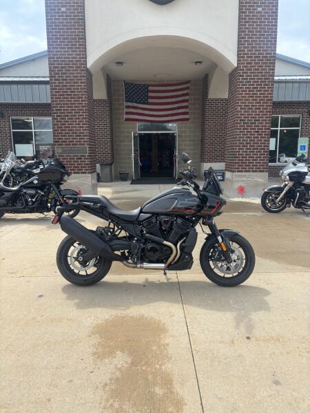 RA1250ST 2026 Pan America® 1250 ST