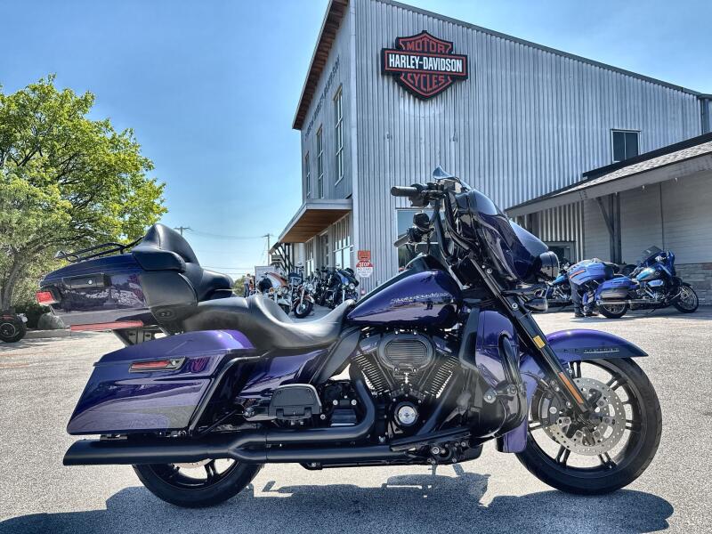 2020 Harley-Davidson® Ultra Limited – Black Option Zephyr Blue/Black Sunglo
