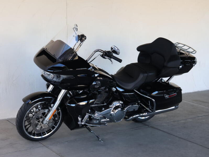 2026 Harley-Davidson® FLTRXL Road Glide Limited S616439
