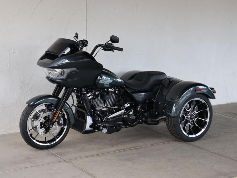 2026 Harley-Davidson® FLTRT Road Glide 3 S855437