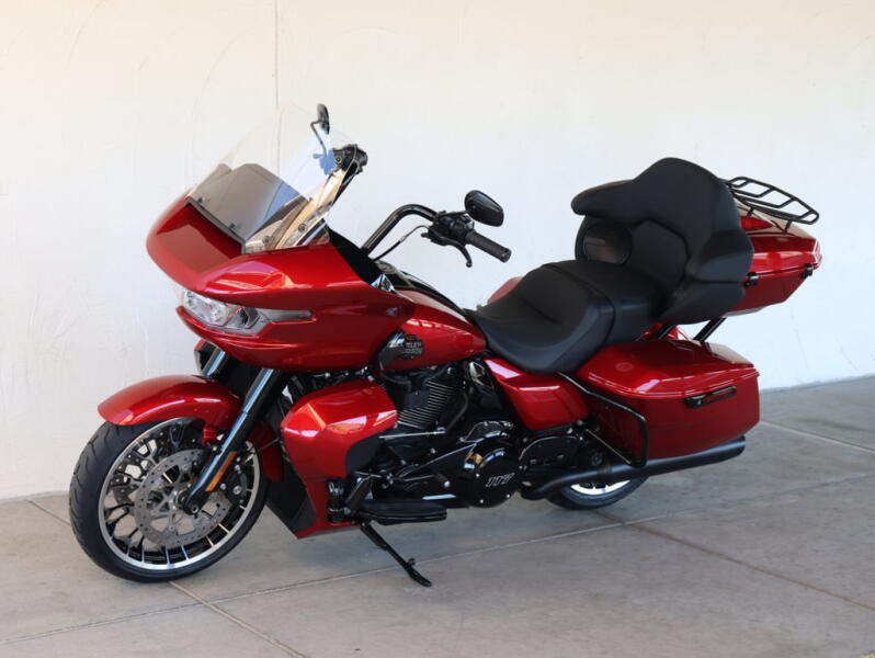 2026 Harley-Davidson® FLTRXL Road Glide Limited S608906