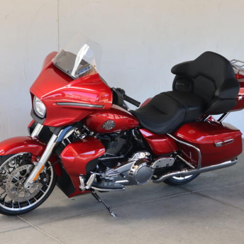2026 Harley-Davidson® FLHXL Street Glide Limited S618136 thumb 3