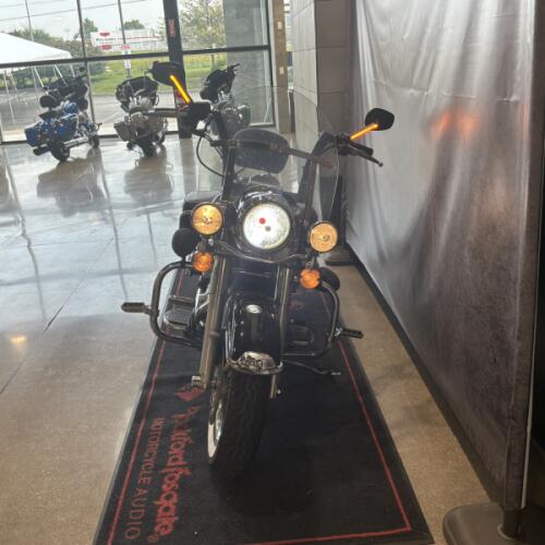 2005 Harley-Davidson® Road King® Classic Vivid Black thumb 2