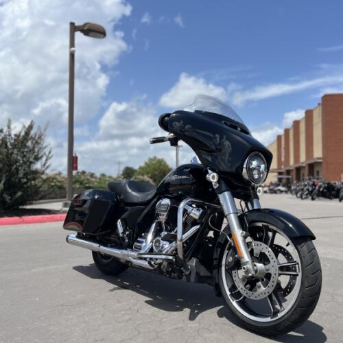 2017 Harley-Davidson® FLHXS Street Glide® Special Black Denim 627115 thumb 3