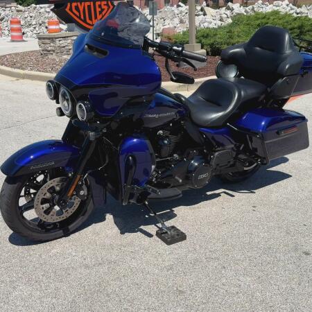 2020 Harley-Davidson® Ultra Limited – Black Option Zephyr Blue/Black Sunglo thumb 1