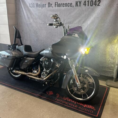 2021 Harley-Davidson® Road Glide® Gauntlet Gray Metallic thumb 3