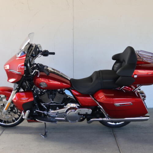 2026 Harley-Davidson® FLHXL Street Glide Limited S618136 thumb 2