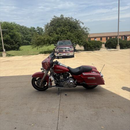 2010 Harley-Davidson® Street Glide® Scarlet Red thumb 0