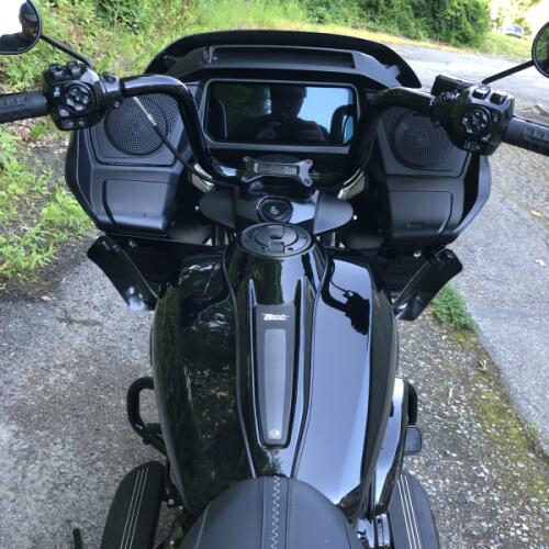 2024 Harley-Davidson® Road Glide™ Vivid Black - Black Finish thumb 0