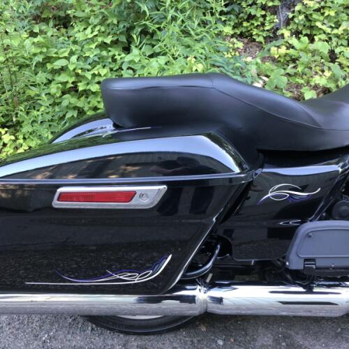 2023 Harley-Davidson® Road Glide® Vivid Black thumb 2