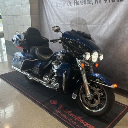 2018 Harley-Davidson® 115th Anniversary Ultra Limited Legend Blue/Vivid Black thumb 3