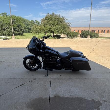 2021 Harley-Davidson® Road Glide® Special Vivid Black - Black Finish thumb 0