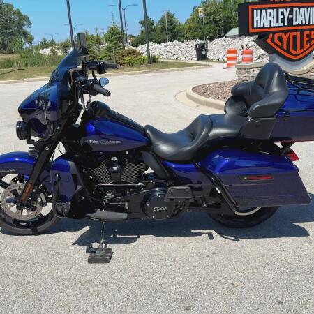 2020 Harley-Davidson® Ultra Limited – Black Option Zephyr Blue/Black Sunglo thumb 0