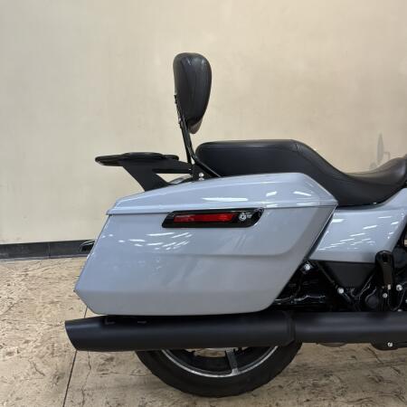 FLTRX 2024 Road Glide® thumb 2