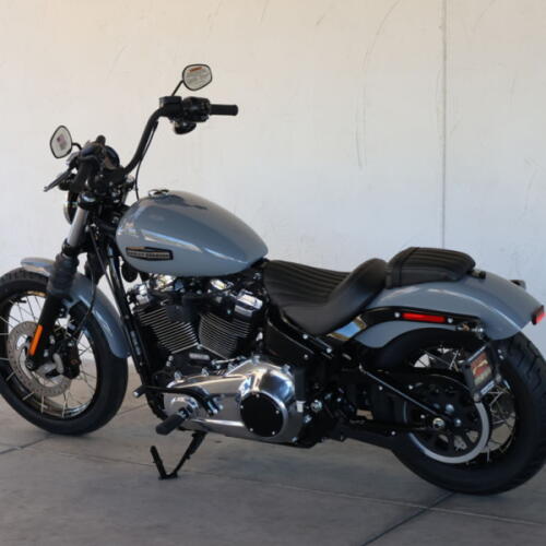 2026 Harley-Davidson® FXBB Street Bob® S024730 thumb 2
