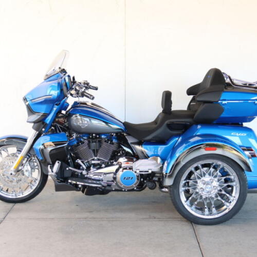 2026 Harley-Davidson® FLHLTSE CVO Street Glide 3 Limited S951559 thumb 3