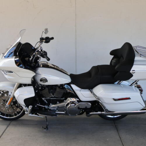 2026 Harley-Davidson® FLTRXL Road Glide Limited S611802 thumb 3