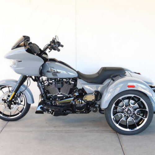 2026 Harley-Davidson® FLTRT Road Glide 3 S850733 thumb 3