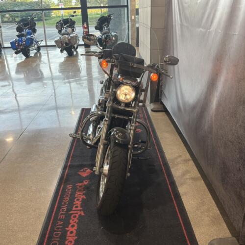 2014 Harley-Davidson® 1200 Custom Black thumb 2