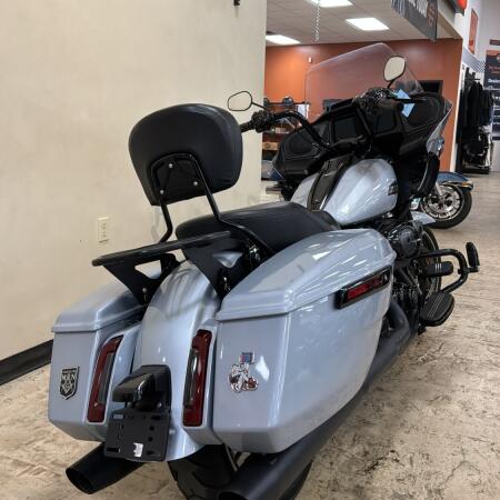 FLTRX 2024 Road Glide® thumb 1