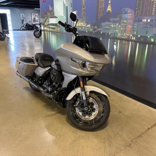 FLTRXSE 2023 CVO™ Road Glide™ thumb 1