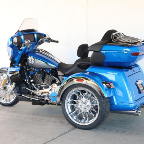 2026 Harley-Davidson® FLHLTSE CVO Street Glide 3 Limited S951559 thumb 2