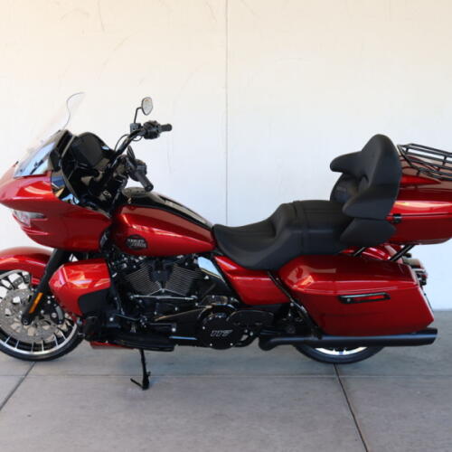2026 Harley-Davidson® FLTRXL Road Glide Limited S608906 thumb 3