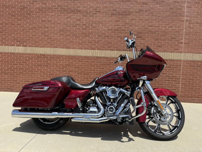 2017 Harley-Davidson® Road Glide® Special Hard Candy Custom™ Hot Rod Red Flake