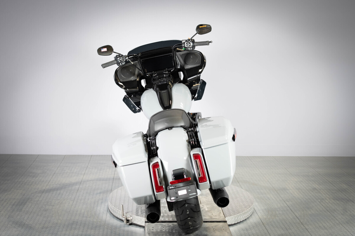 2026 Harley-Davidson® Road Glide™ FLTRX, photo 8