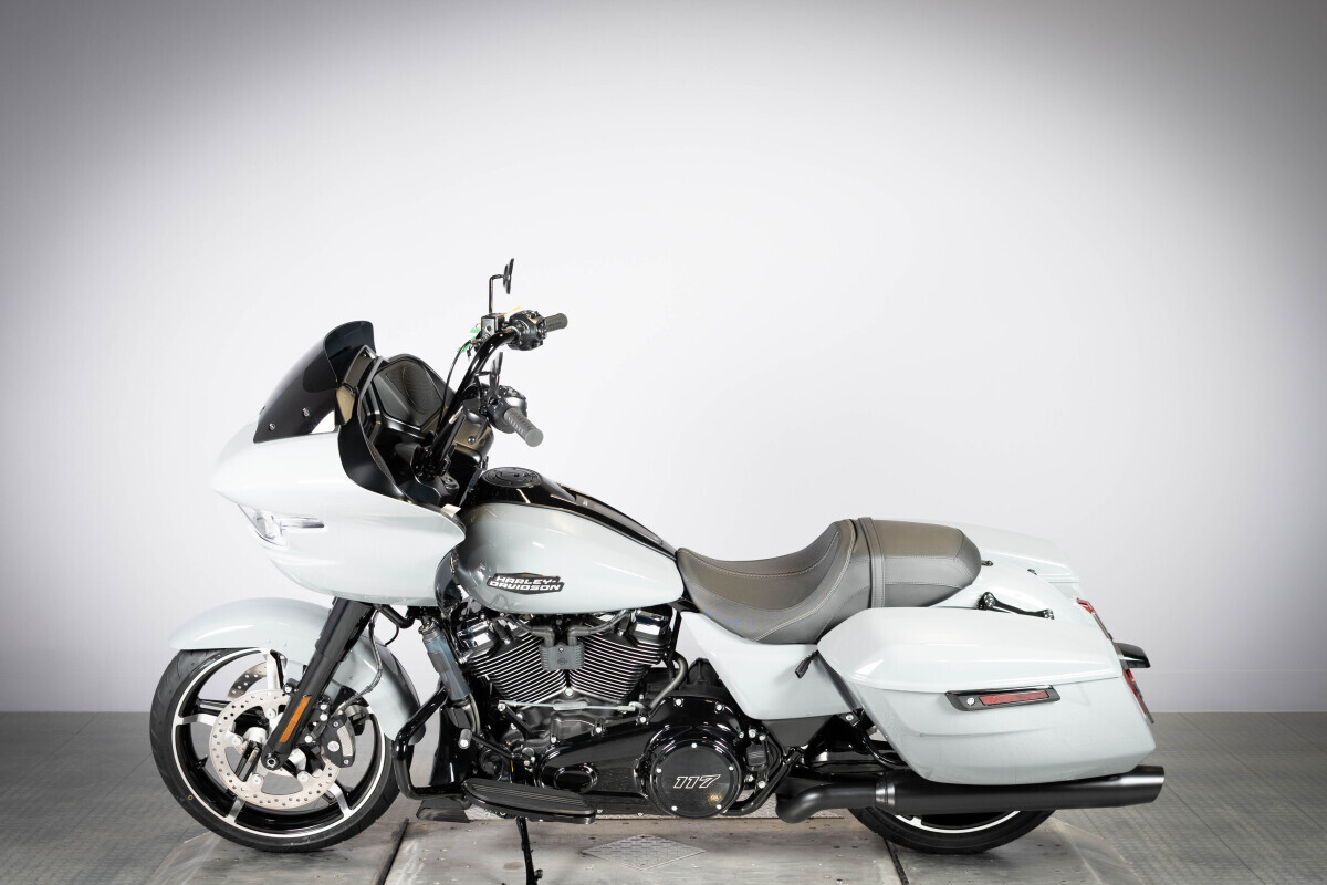 2026 Harley-Davidson® Road Glide™ FLTRX, photo 6