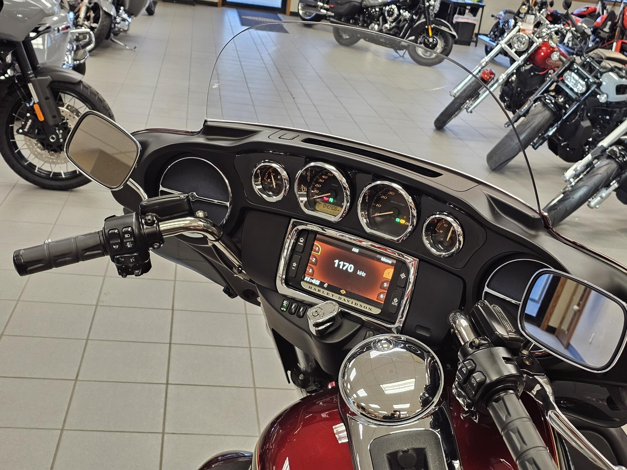 FLHTCU 2014 Electra Glide® Ultra Classic®, photo 27