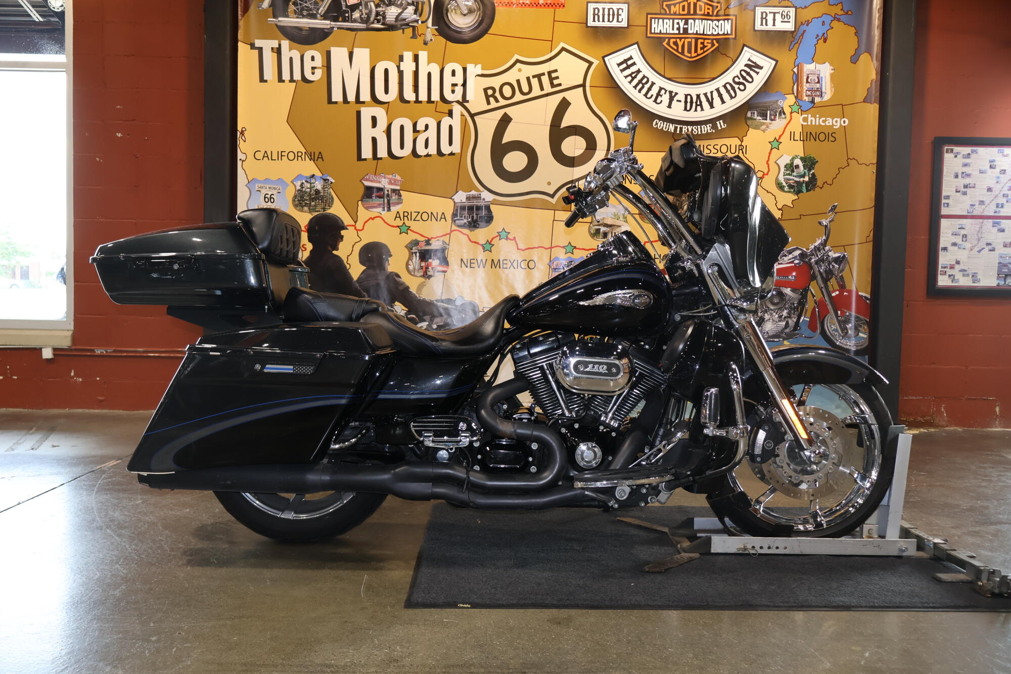 FLHRSE5 2013 CVO™ Road King®
