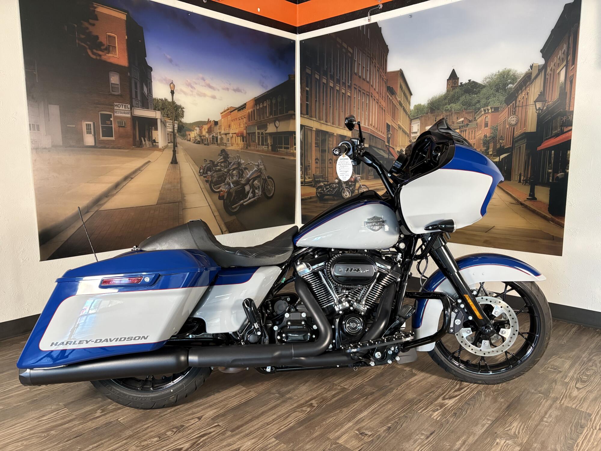 2023 Harley-Davidson® Road Glide® Special Bright Billiard Blue/Billiard Gray 