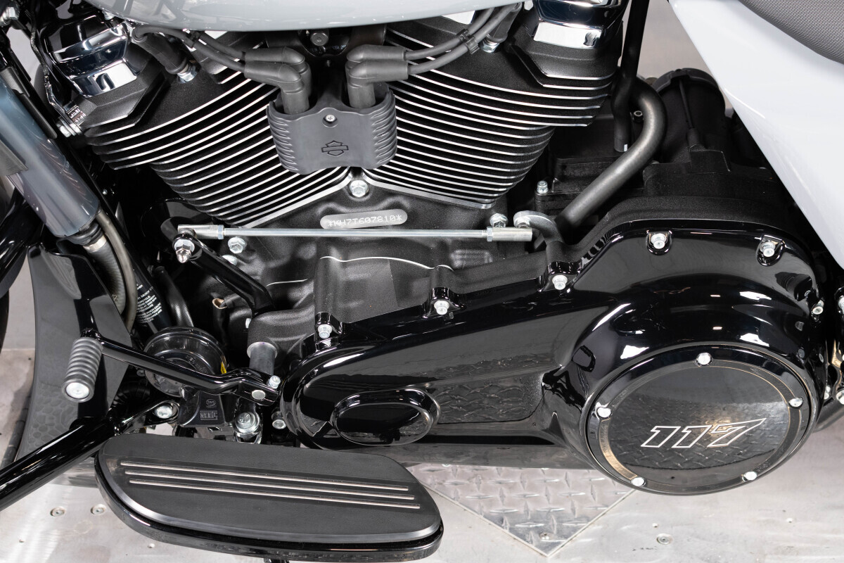 2026 Harley-Davidson® Road Glide™ FLTRX, photo 15