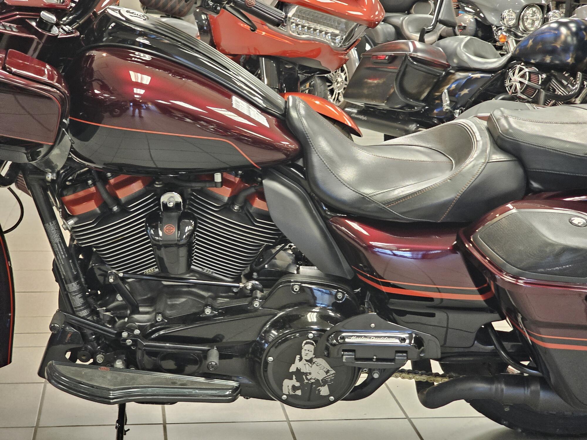 FLTRXSE 2018 CVO™ Road Glide®, photo 16