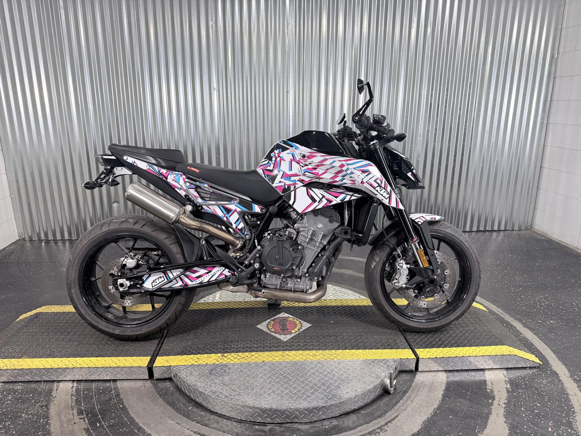 2024 KTM 790 Duke, photo 2