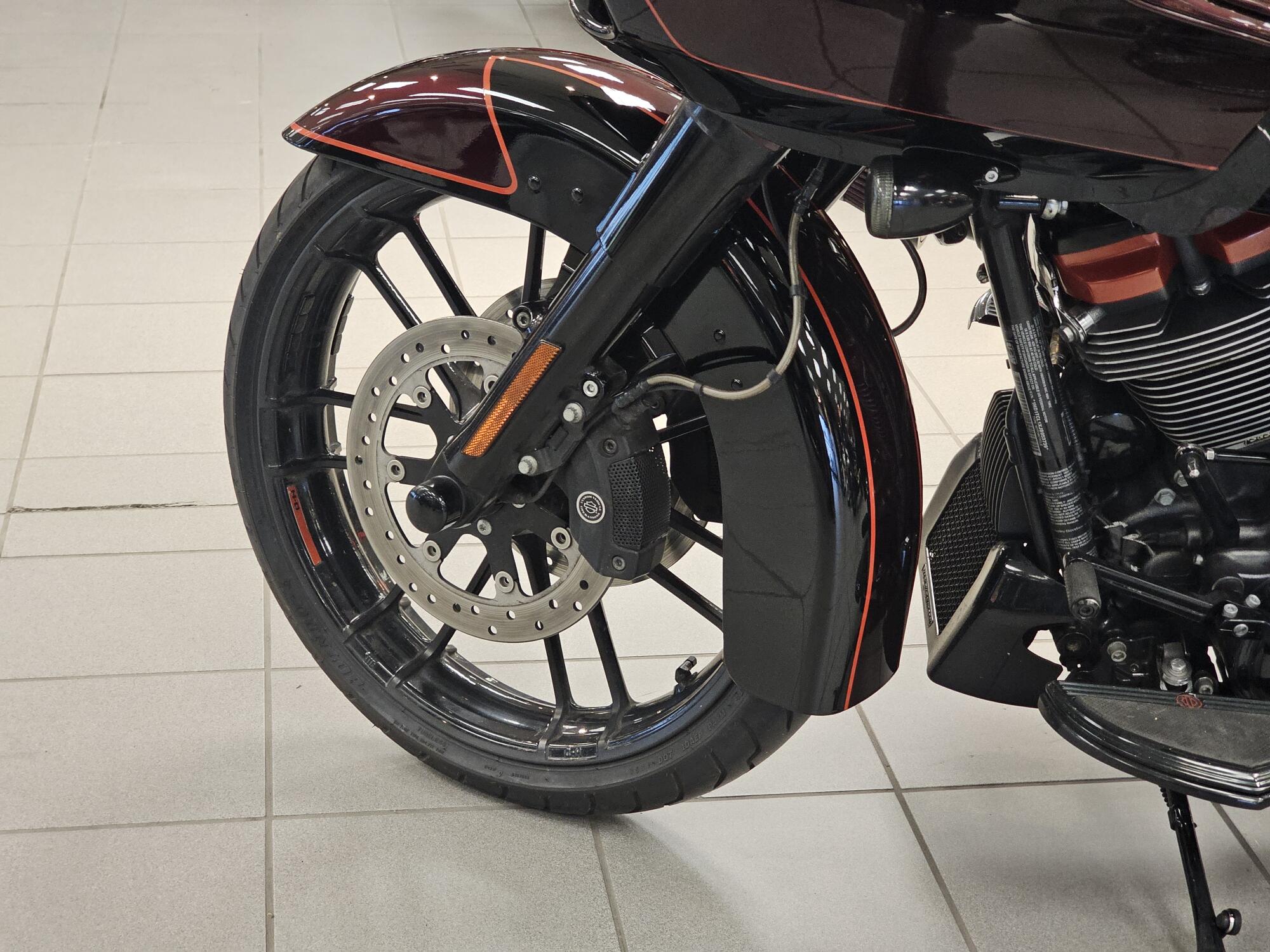 FLTRXSE 2018 CVO™ Road Glide®, photo 14