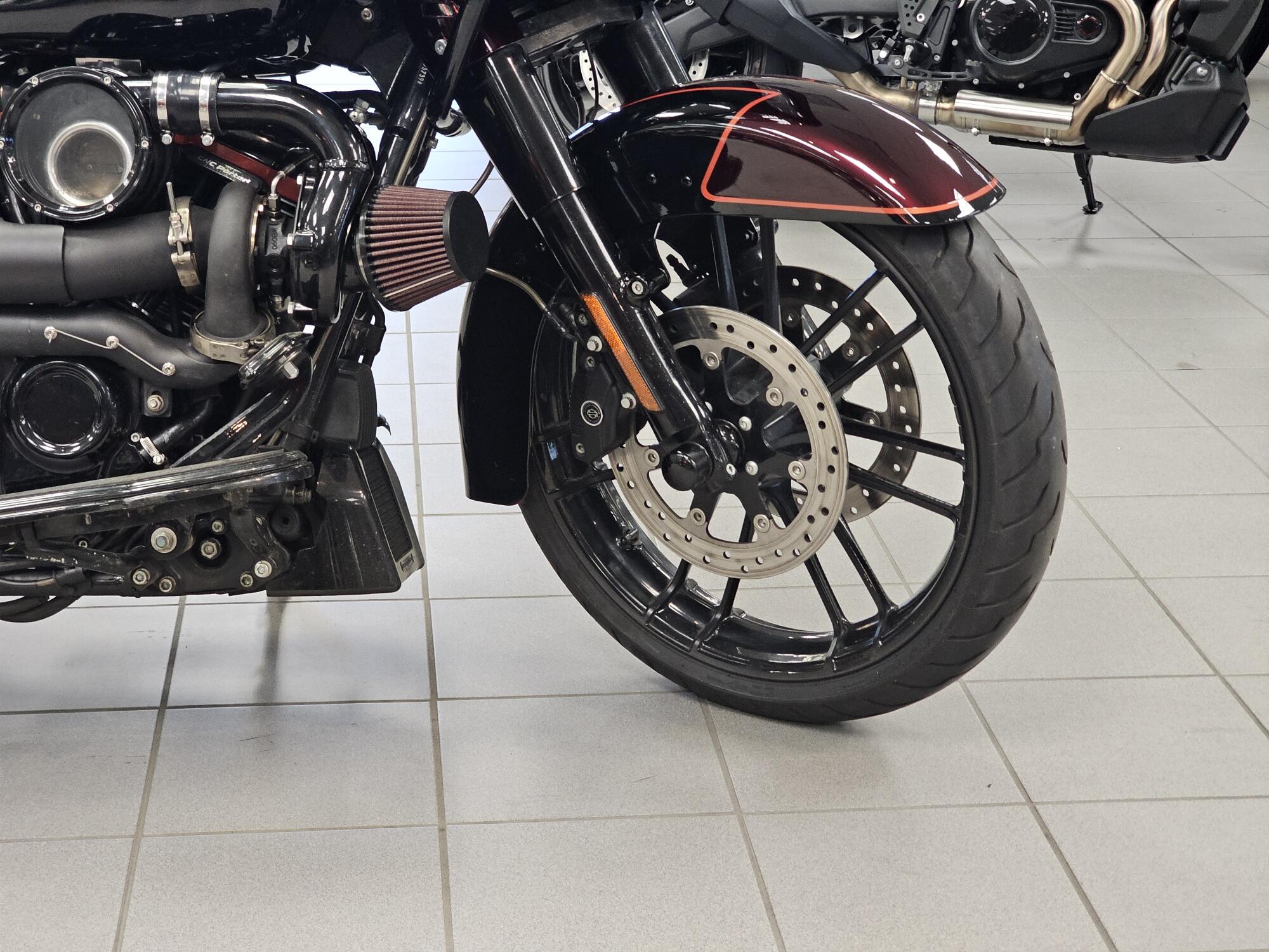 FLTRXSE 2018 CVO™ Road Glide®, photo 10