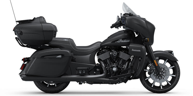 Roadmaster® Dark Horse® with PowerBand Audio Package