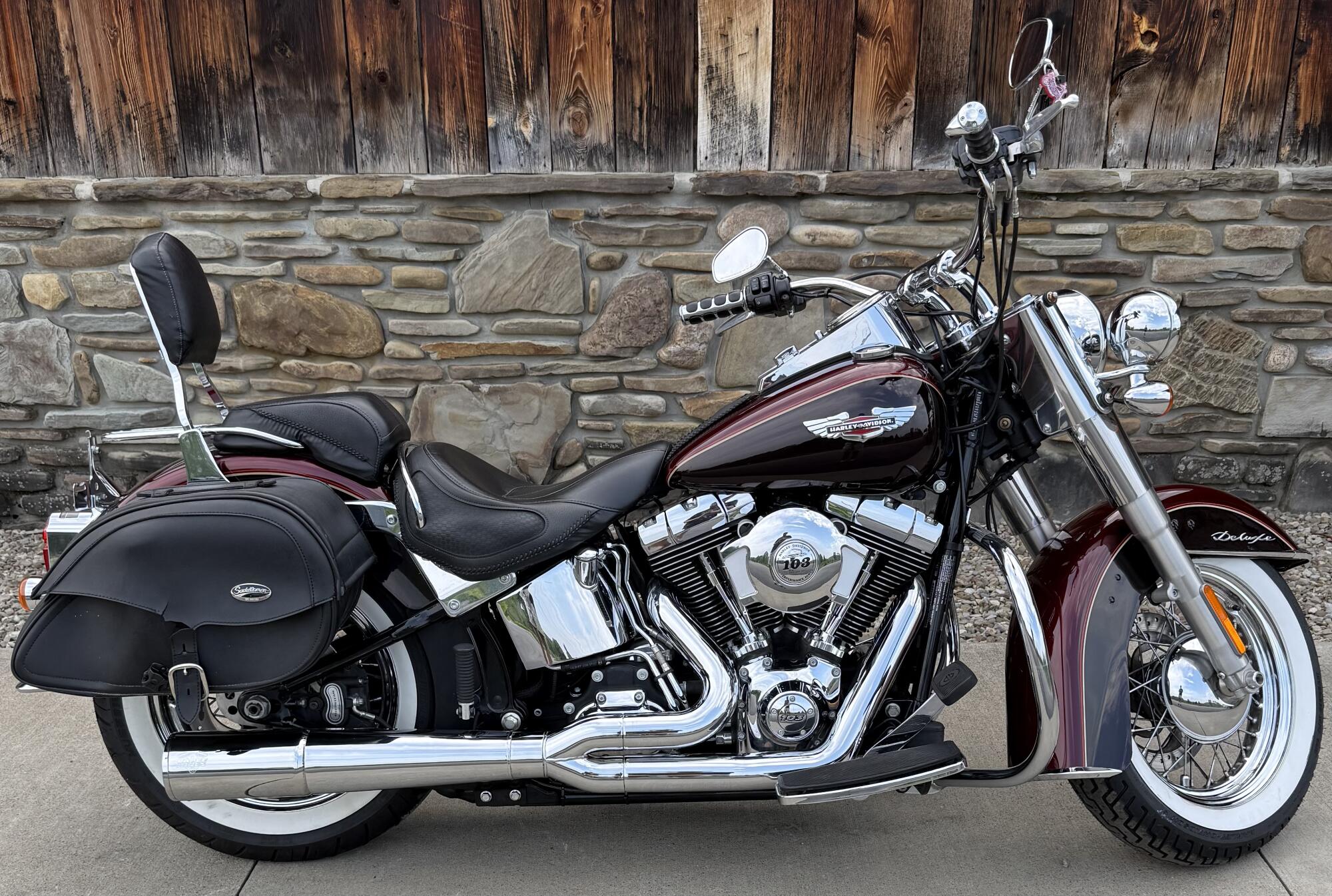 2015 Harley-Davidson® Softail® Deluxe Two-Tone Mysterious Red Sunglo/Blackened Cayenne Sunglo